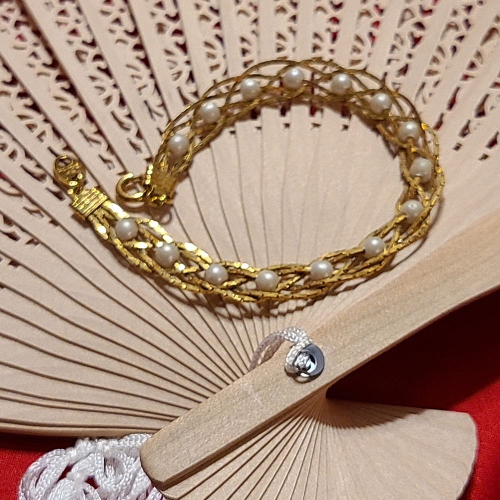 Unique Vintage Gold and Pearl Bracelet